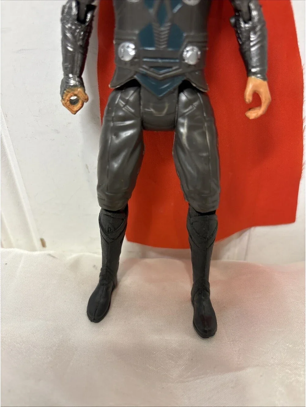 Thor Marvel Avengers Action Figure Hasbro 2016 6” Tall Loose Figure Only Clean
